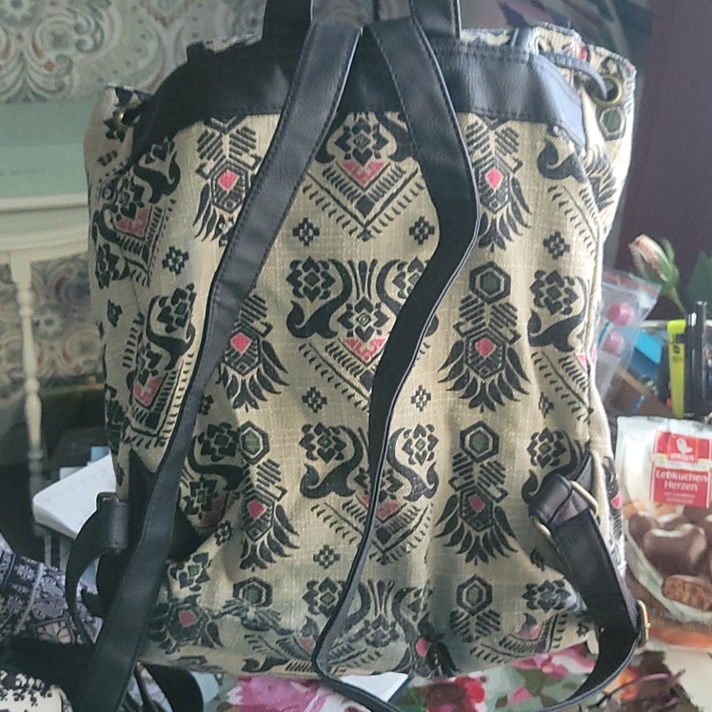 Back pack - Picture 3 of 4